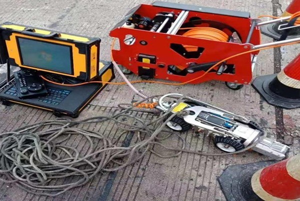 天心CCTV管道检测机器人